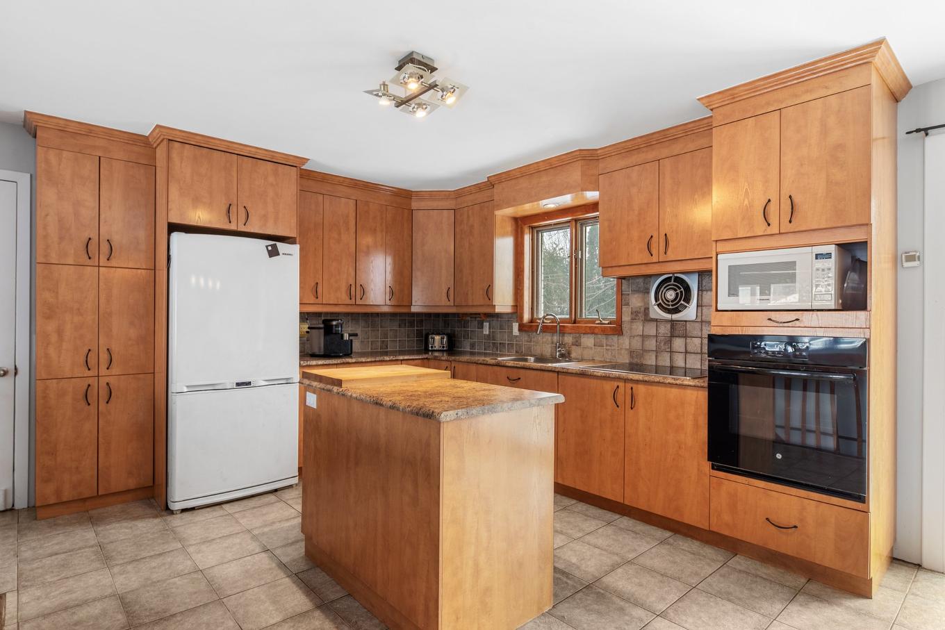 Cuisine - 862 Rue Du Domaine, Saint-Jean-Sur-Richelieu, QC - Indoor Photo Showing Kitchen