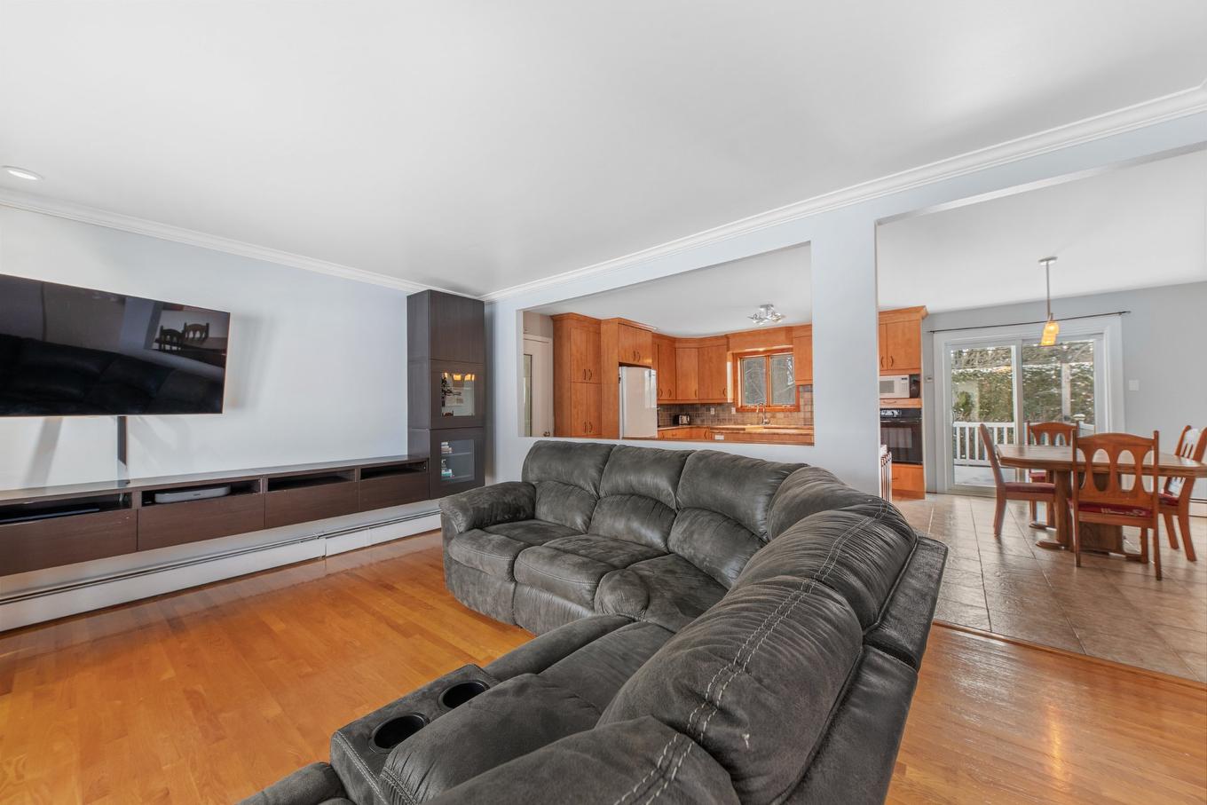 Salon - 862 Rue Du Domaine, Saint-Jean-Sur-Richelieu, QC - Indoor Photo Showing Living Room