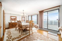 703-5900 Av. Armstrong Côte-Saint-Luc, QC H4W 2Z5