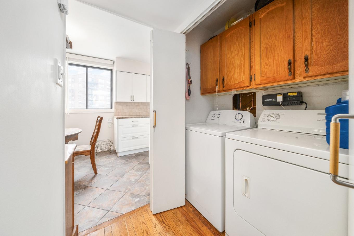 Laundry room - 703-5900 Av. Armstrong, Côte-Saint-Luc, QC - Indoor Photo Showing Laundry Room