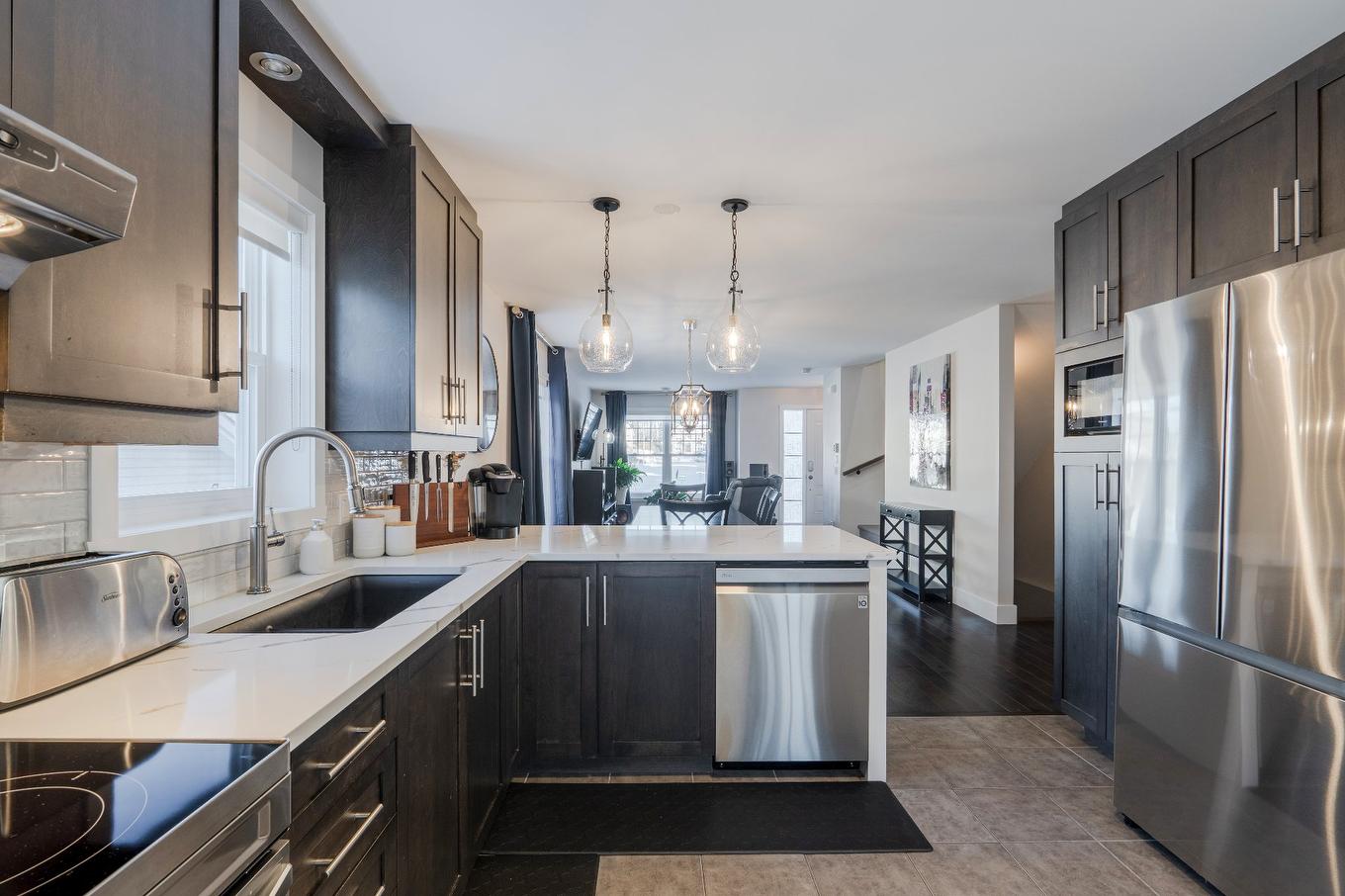 Cuisine - 4787 Rue Maréchal, Sherbrooke (Brompton/Rock Forest/Saint-Élie/Deauville), QC - Indoor Photo Showing Kitchen With Upgraded Kitchen