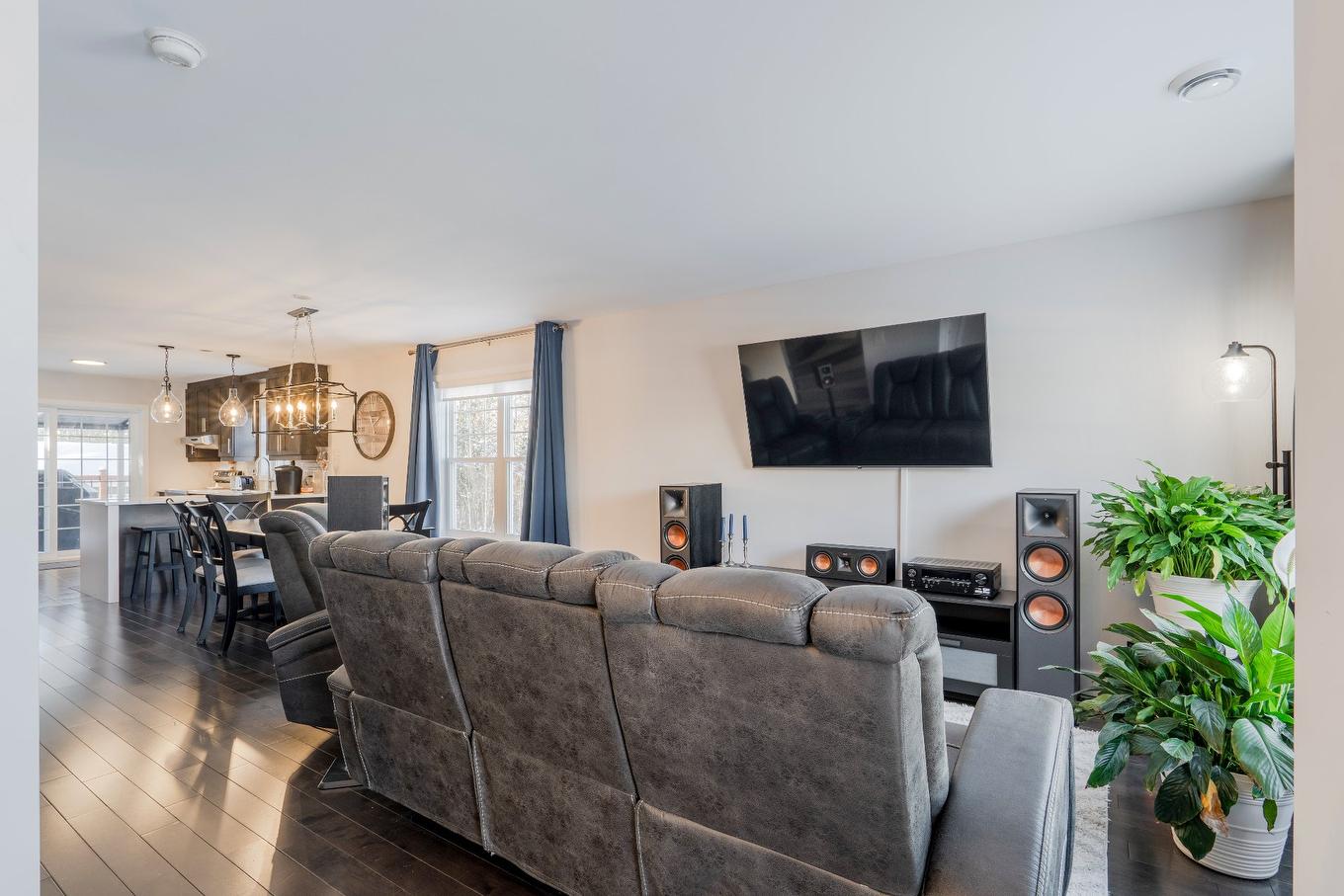 Salon - 4787 Rue Maréchal, Sherbrooke (Brompton/Rock Forest/Saint-Élie/Deauville), QC - Indoor Photo Showing Living Room