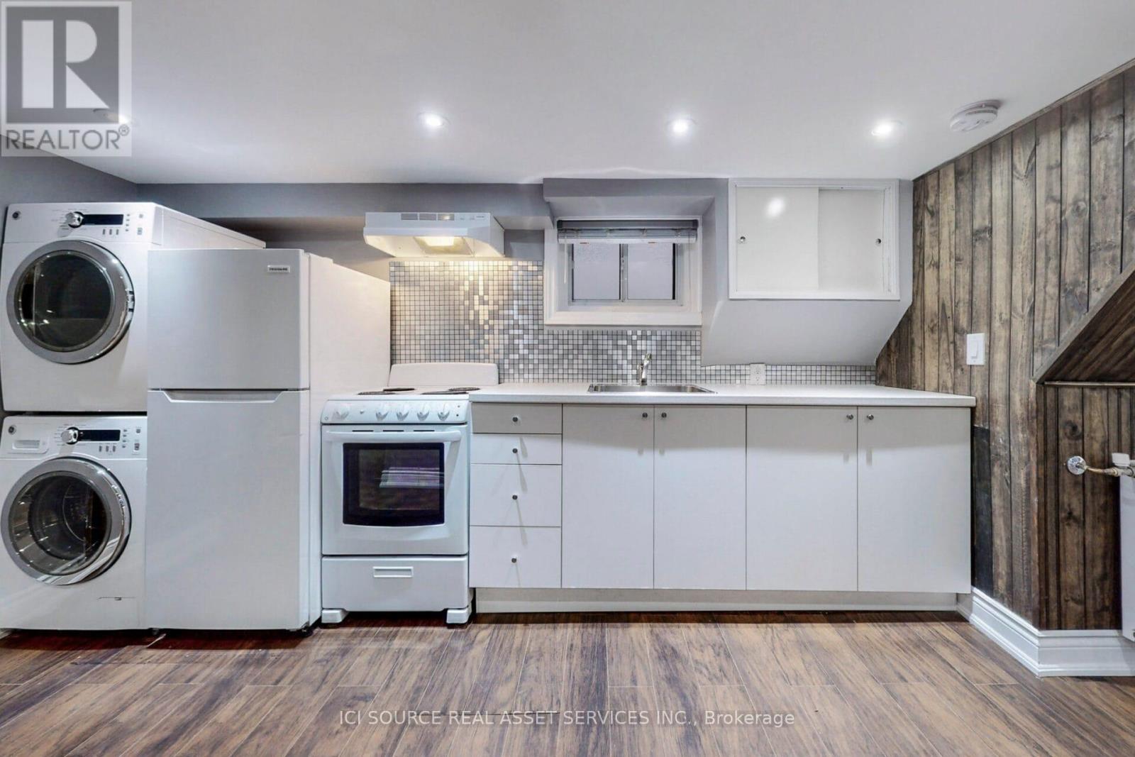 Lower - 8 Davies Crescent, Toronto, ON - Indoor Photo Showing Laundry Room