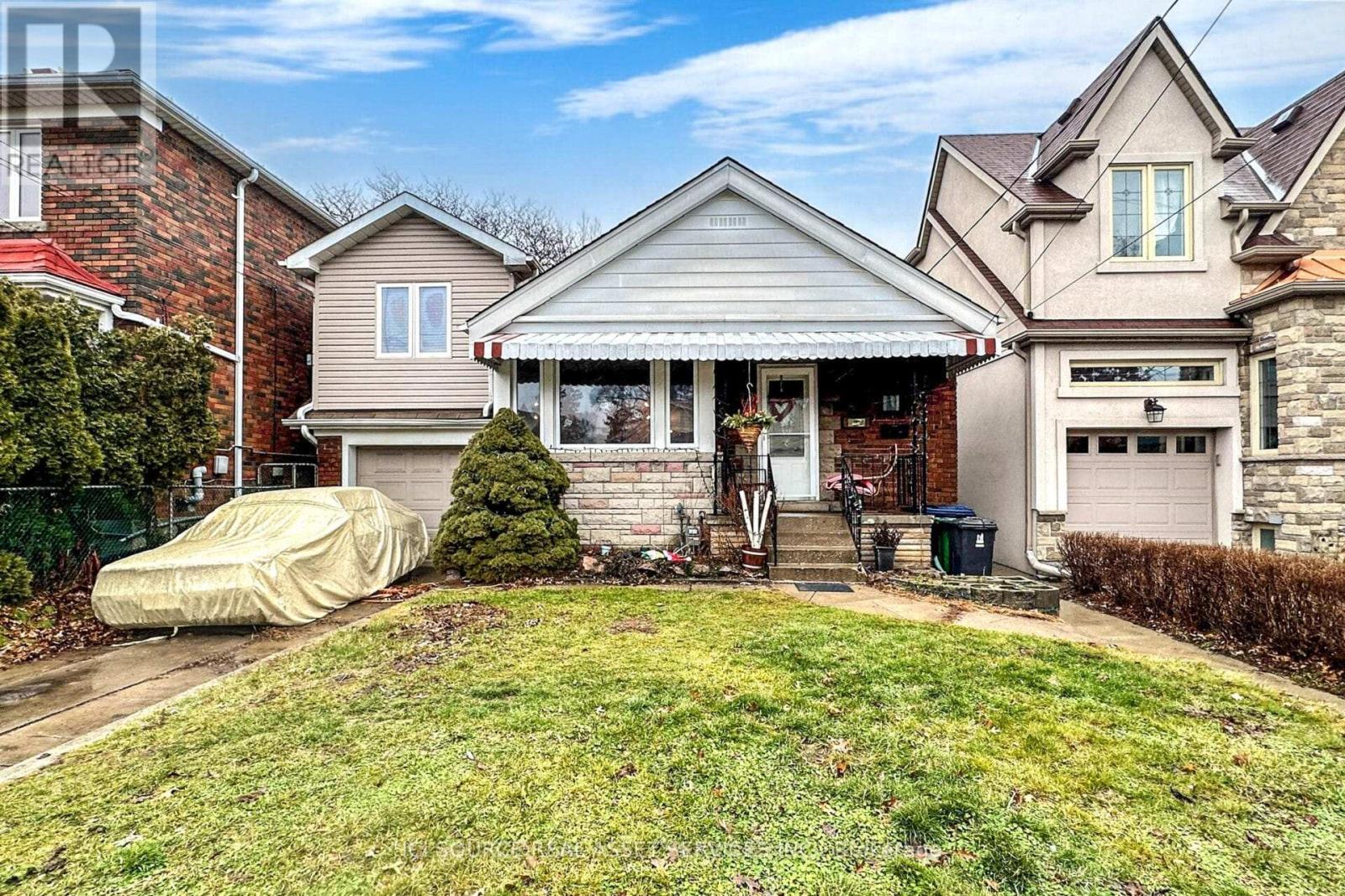 Lower - 8 Davies Crescent, Toronto, ON - Outdoor With Facade