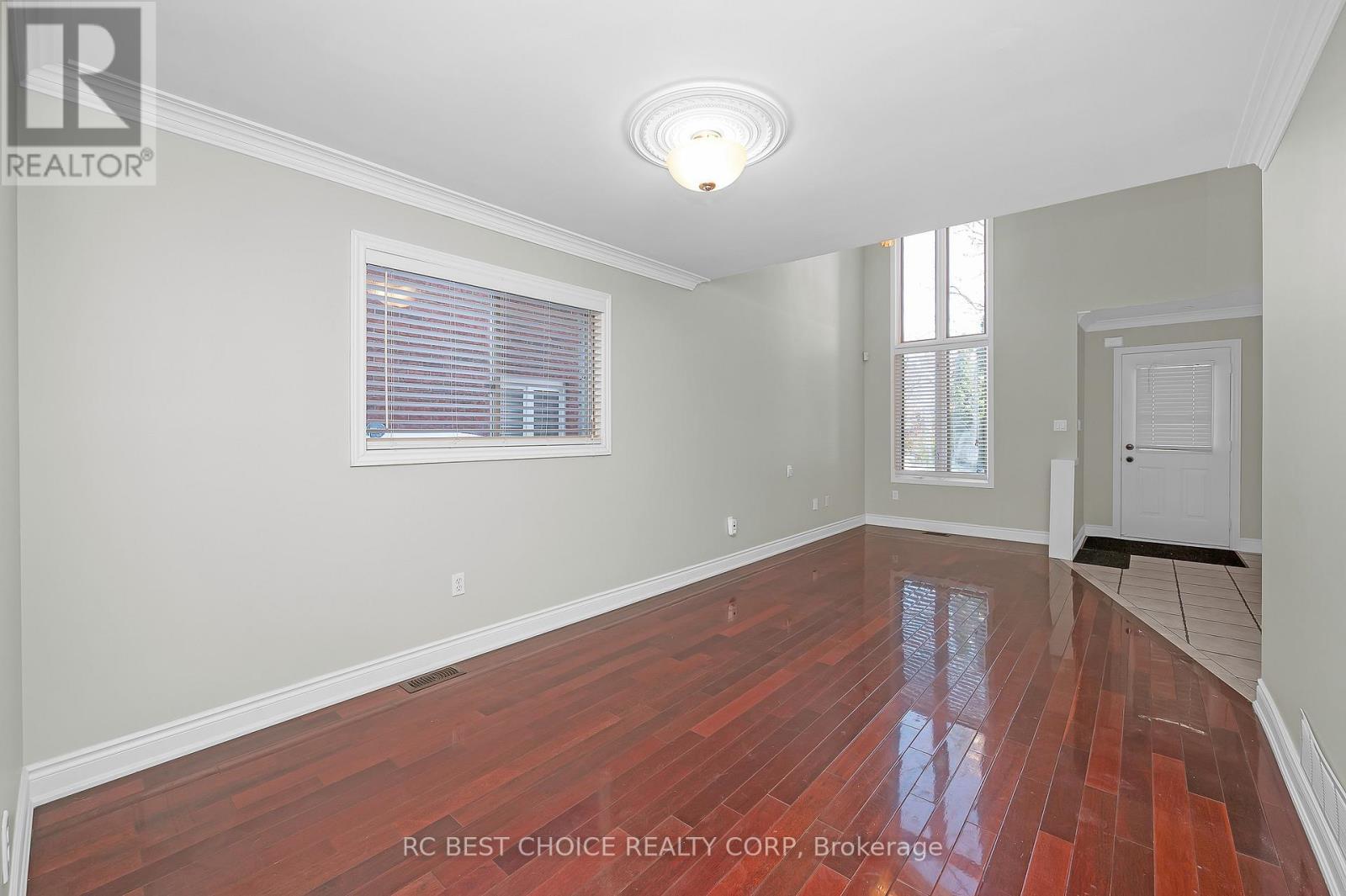 50 Pelham Drive, Hamilton, ON - Indoor Photo Showing Other Room