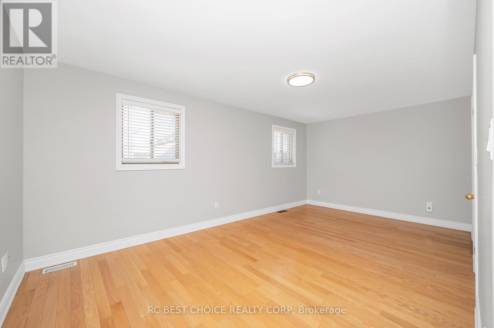 50 Pelham Drive, Hamilton, ON - Indoor Photo Showing Other Room