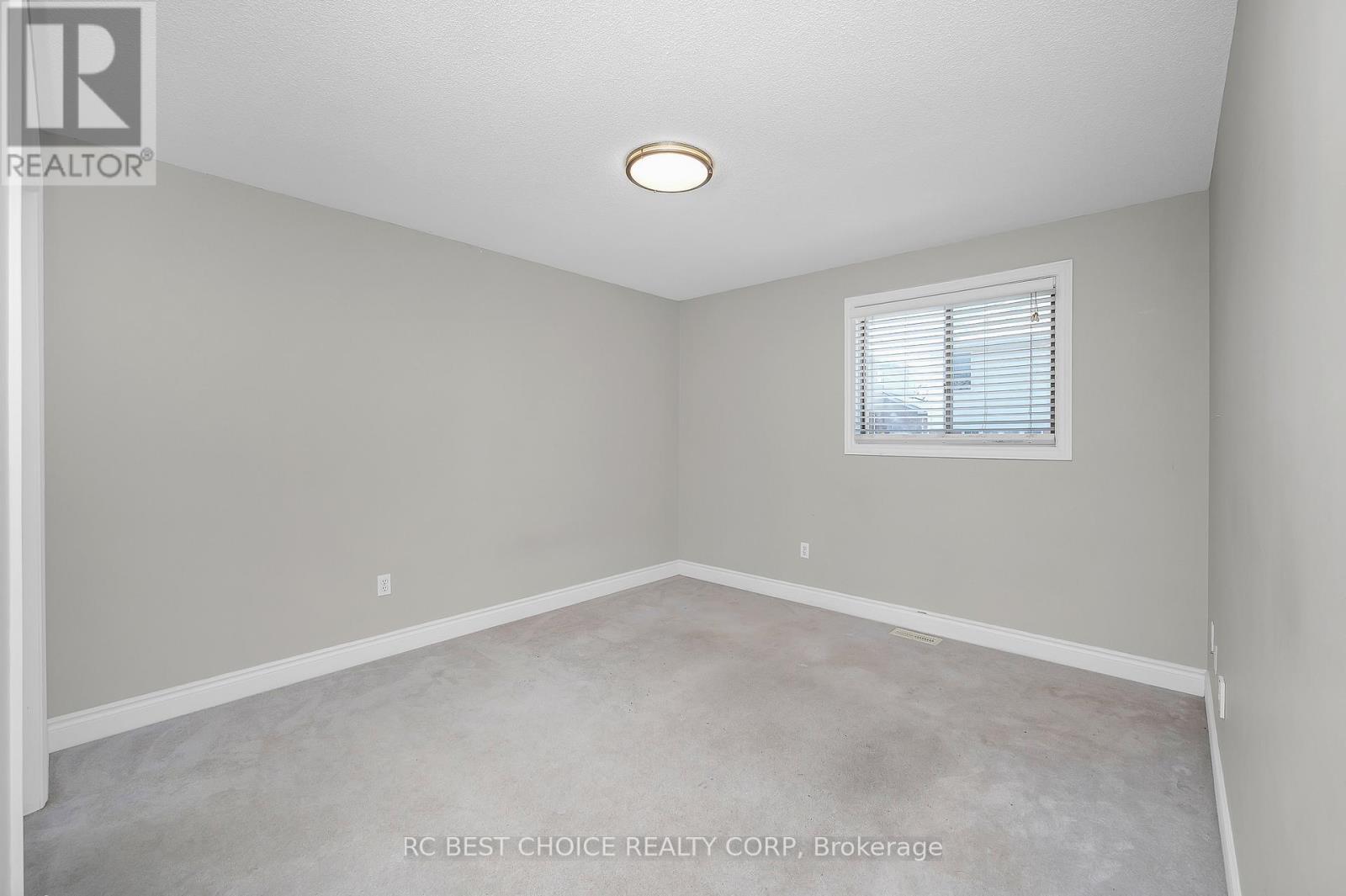 50 Pelham Drive, Hamilton, ON - Indoor Photo Showing Other Room
