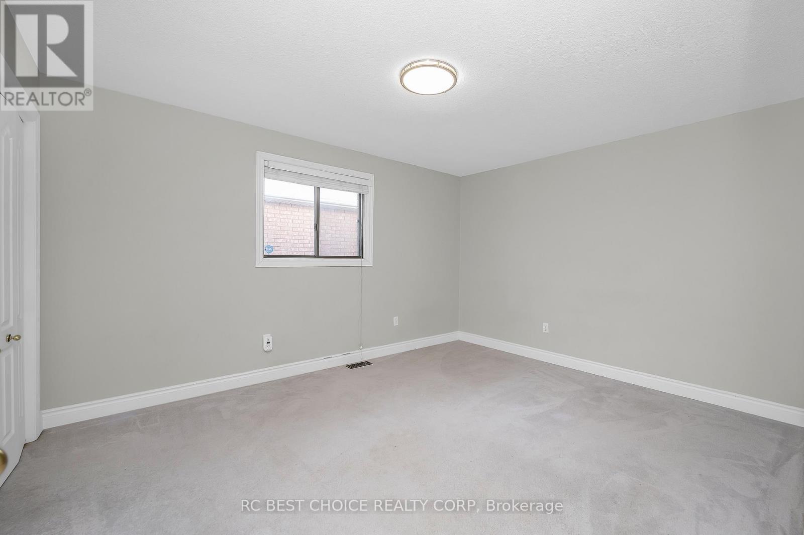 50 Pelham Drive, Hamilton, ON - Indoor Photo Showing Other Room