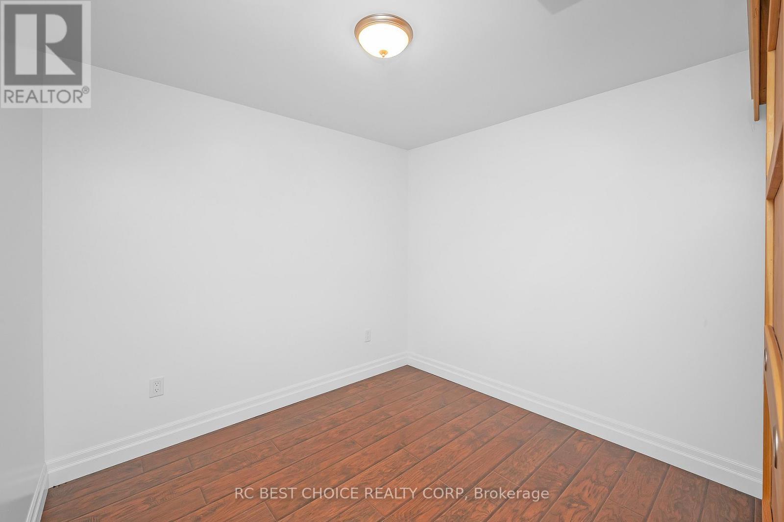 50 Pelham Drive, Hamilton, ON - Indoor Photo Showing Other Room