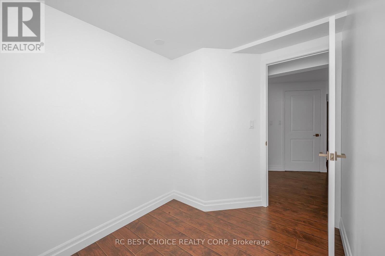 50 Pelham Drive, Hamilton, ON - Indoor Photo Showing Other Room