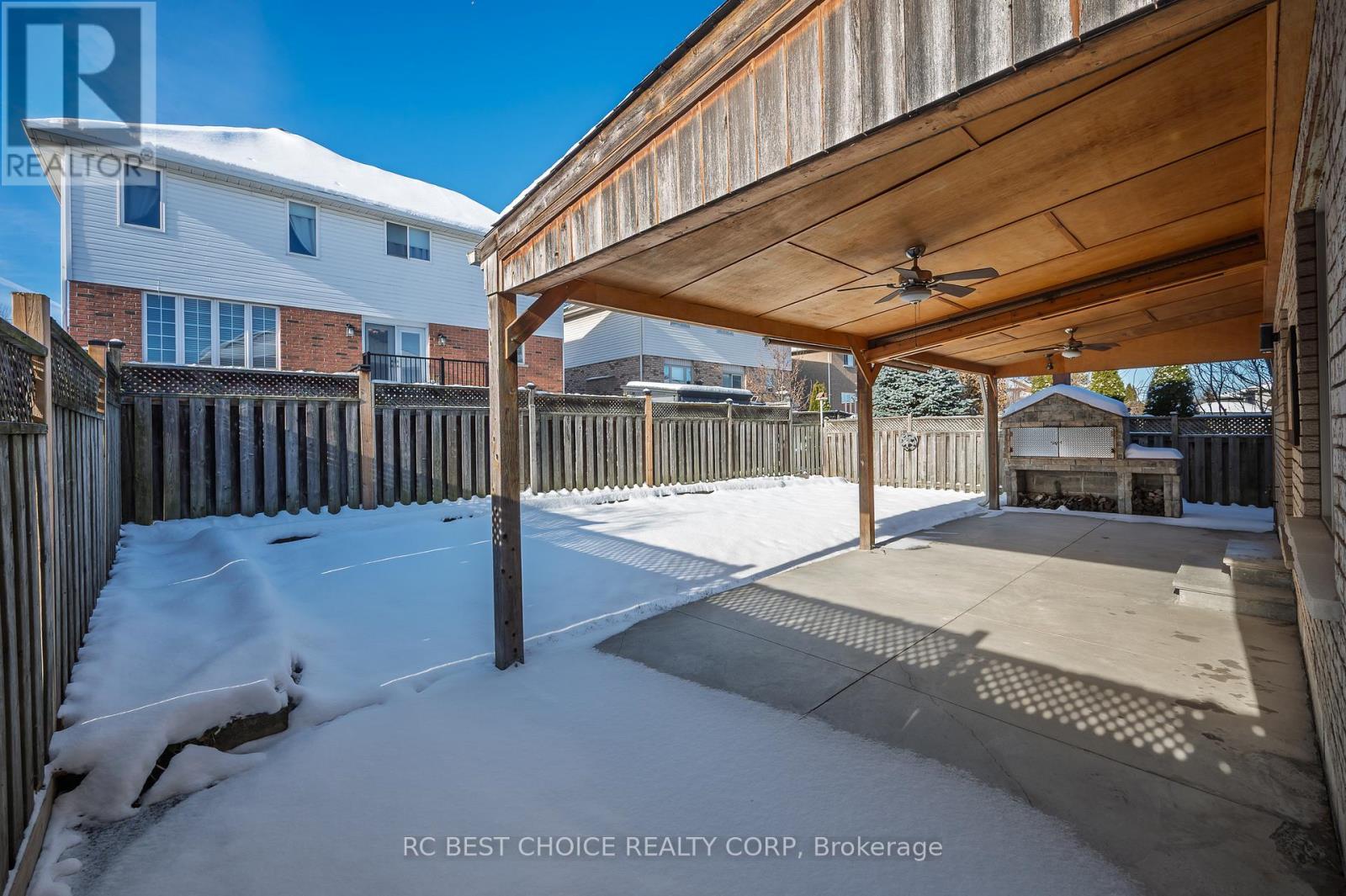 50 Pelham Drive, Hamilton, ON - Outdoor With Exterior