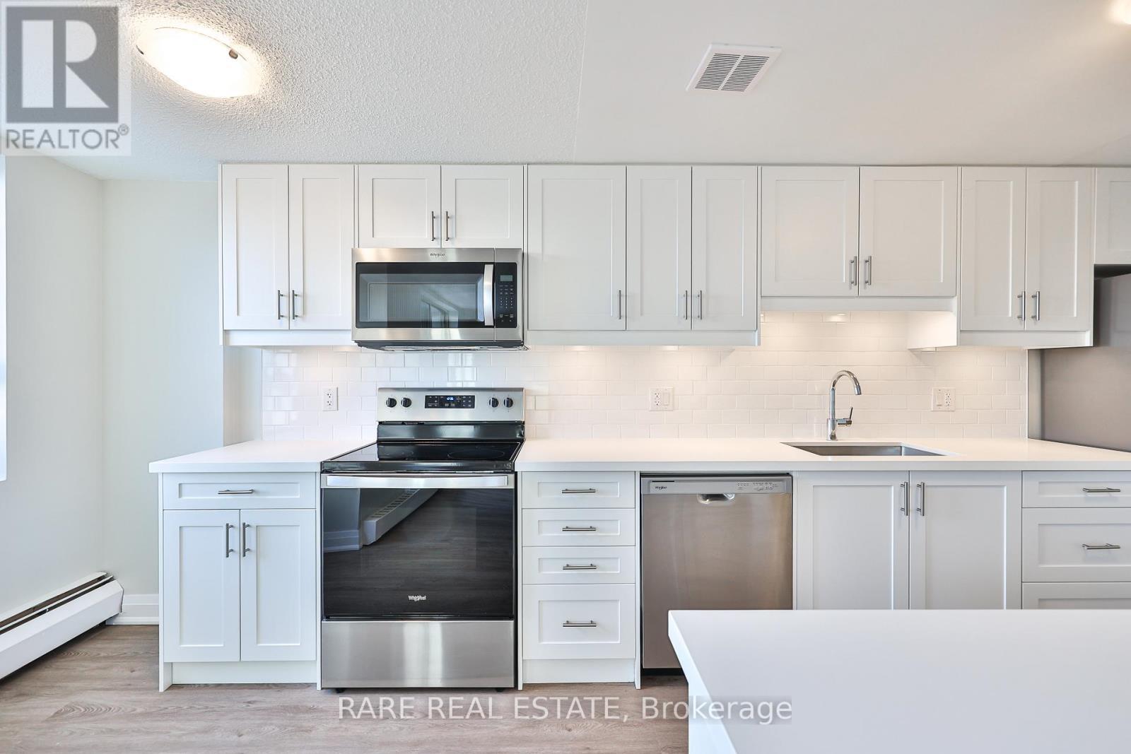 208 - 55 Woolley Street, Cambridge, ON - Indoor Photo Showing Kitchen With Upgraded Kitchen