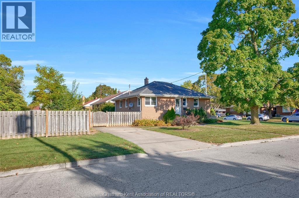 48 Simonton Drive, Chatham, ON