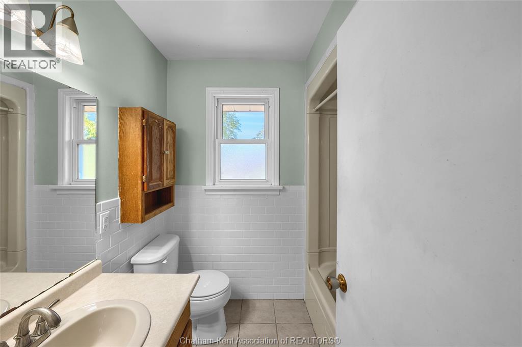 48 Simonton Drive, Chatham, ON