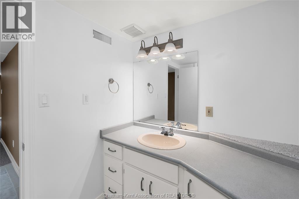 48 Simonton Drive, Chatham, ON