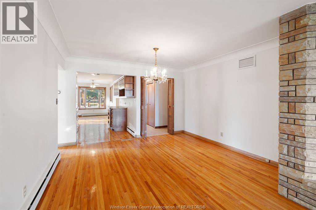 13918 Riverside Drive East, Tecumseh, ON - Indoor Photo Showing Other Room