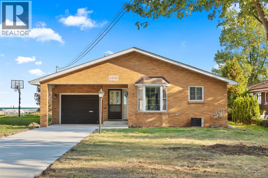 13918 Riverside Drive East, Tecumseh, ON - Outdoor