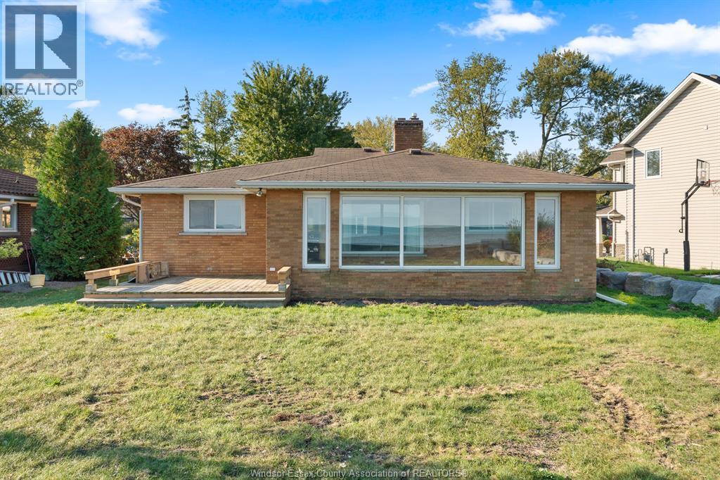 13918 Riverside Drive East, Tecumseh, ON - Outdoor