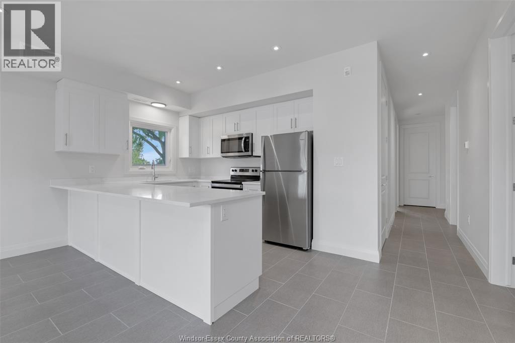 233 Watson Unit# 306, Windsor, ON - Indoor Photo Showing Kitchen