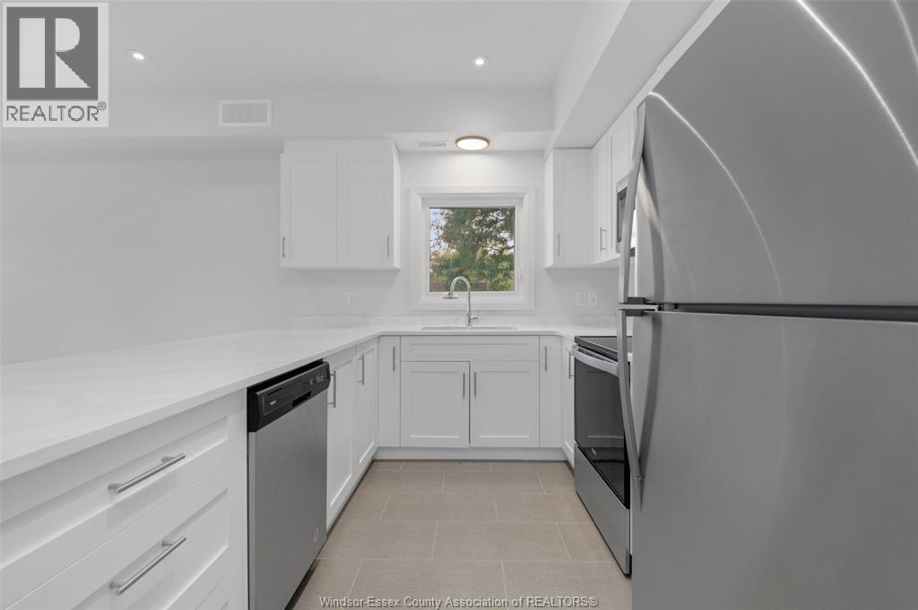 233 Watson Unit# 306, Windsor, ON - Indoor Photo Showing Kitchen