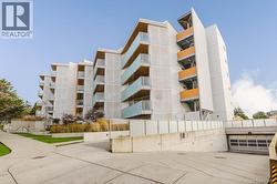 210 881 Short St Saanich, BC V8X 0B7