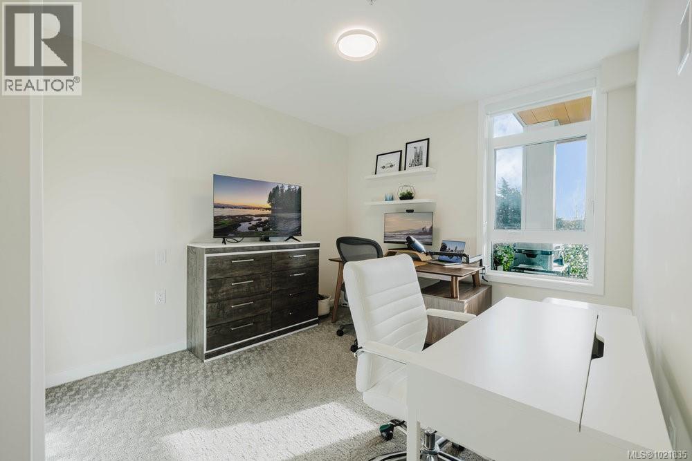 Carpeted office featuring baseboards - 210 881 Short St, Saanich, BC - Indoor Photo Showing Office