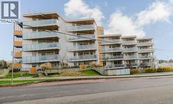 View of apartment building / complex -