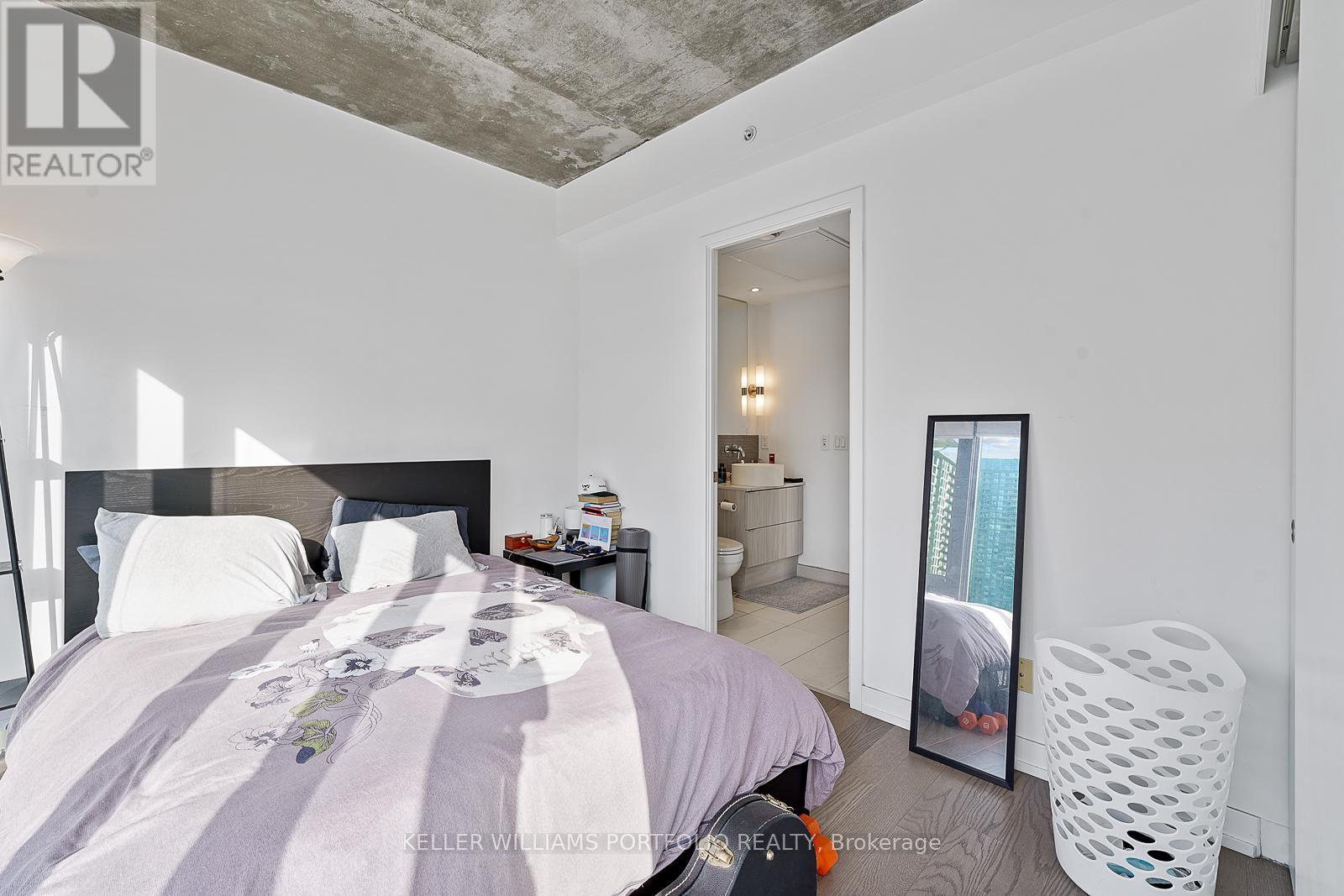 1512 - 161 Roehampton Avenue, Toronto, ON - Indoor Photo Showing Bedroom