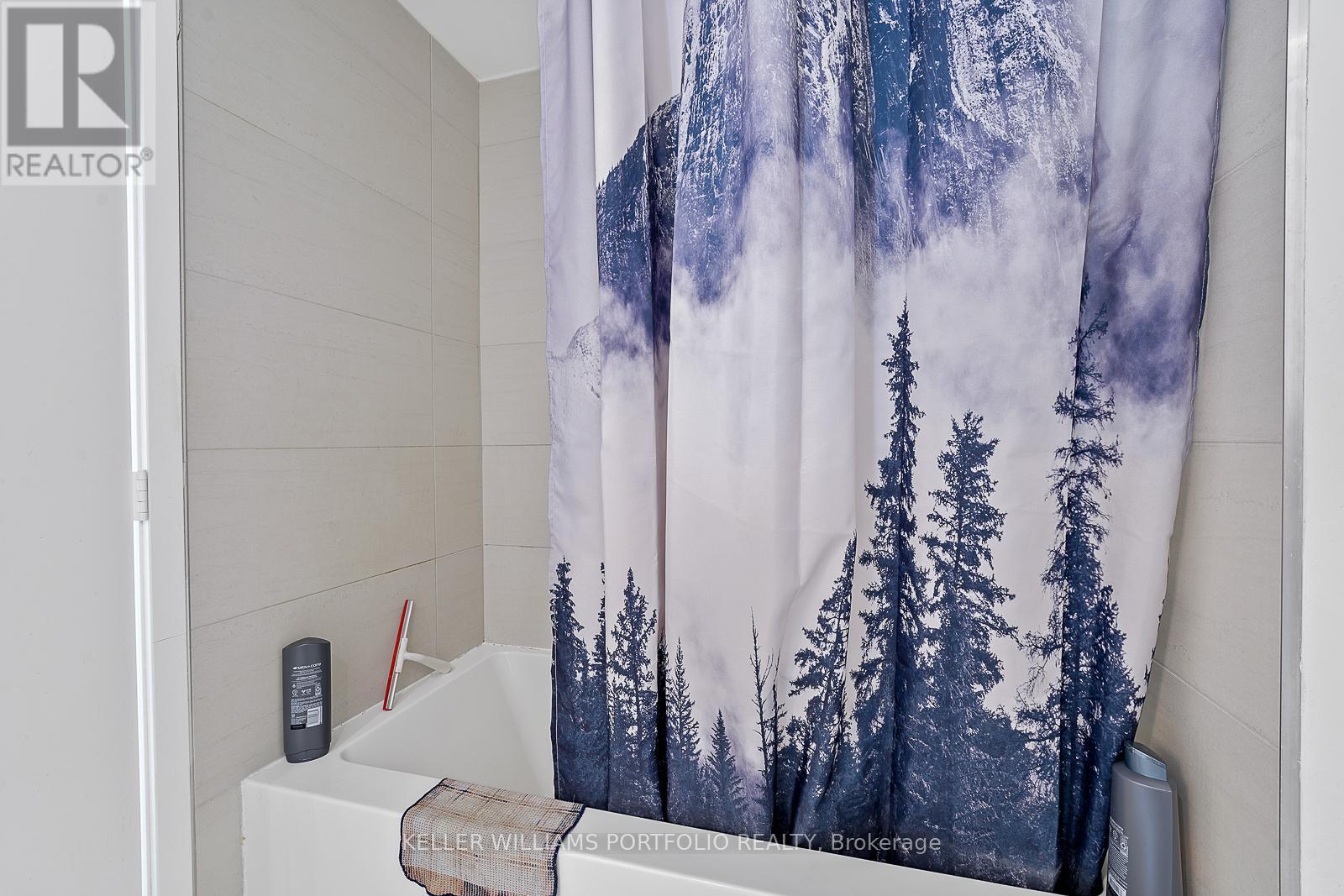 1512 - 161 Roehampton Avenue, Toronto, ON - Indoor Photo Showing Bathroom