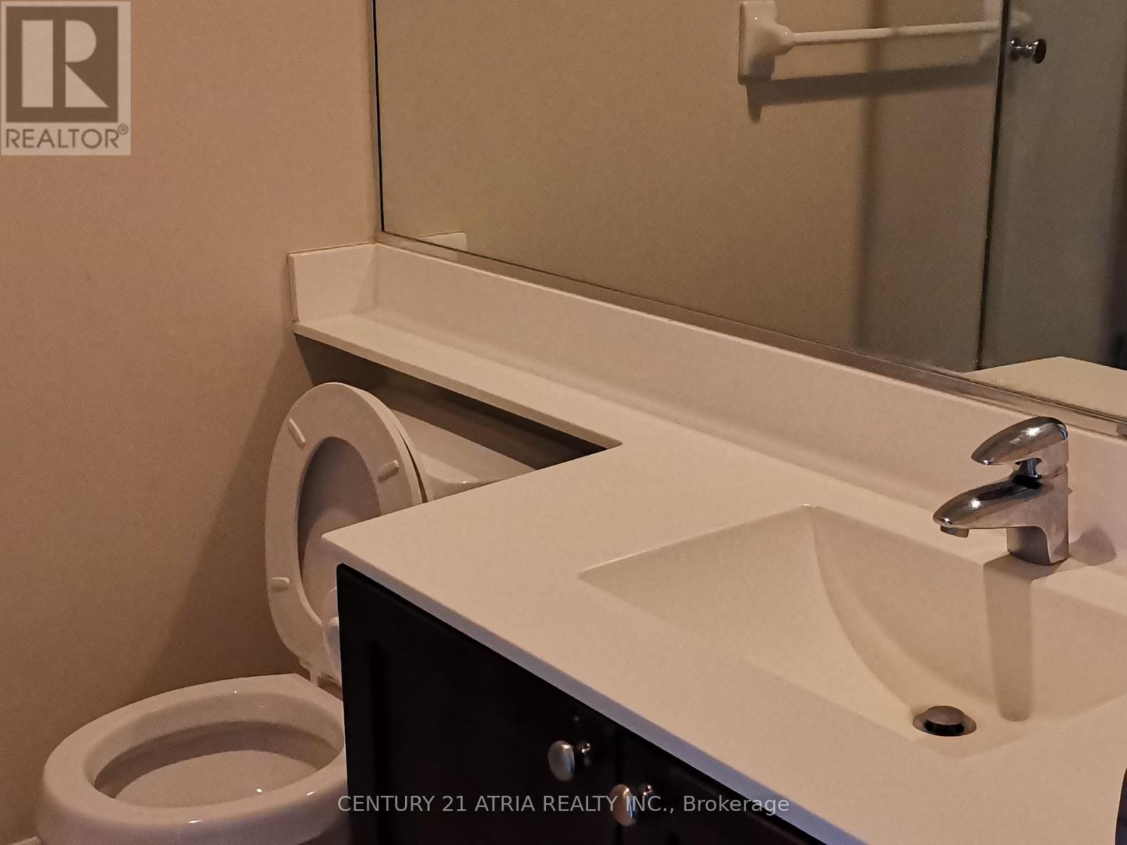 3203 - 761 Bay Street, Toronto, ON - Indoor