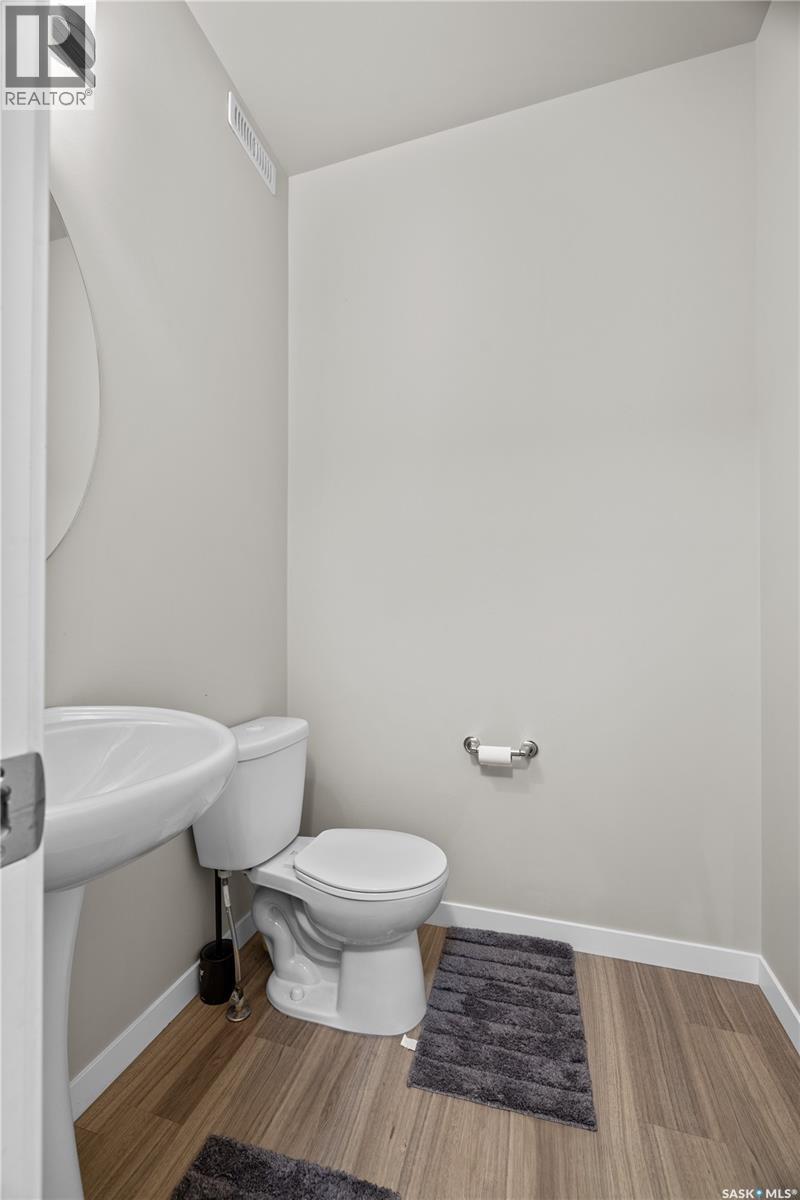 3931 James Hill Road, Regina, SK - Indoor Photo Showing Bathroom