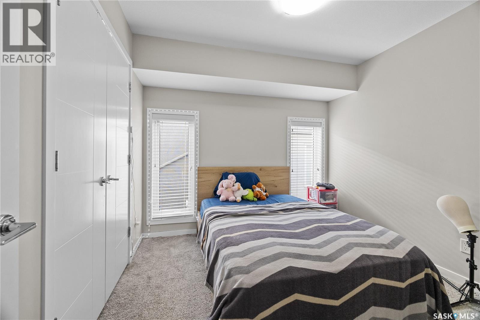 3931 James Hill Road, Regina, SK - Indoor Photo Showing Bedroom