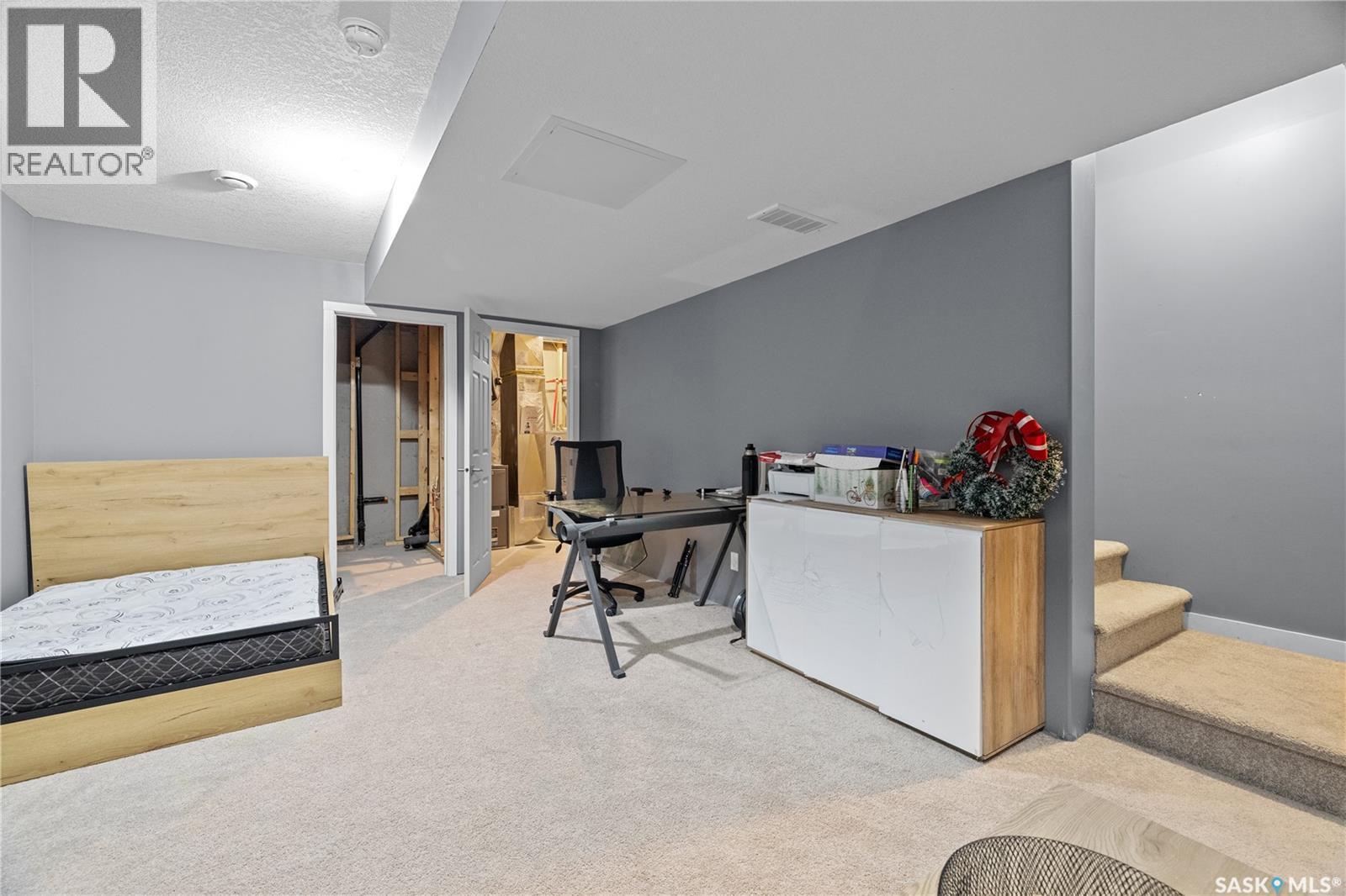 3931 James Hill Road, Regina, SK - Indoor