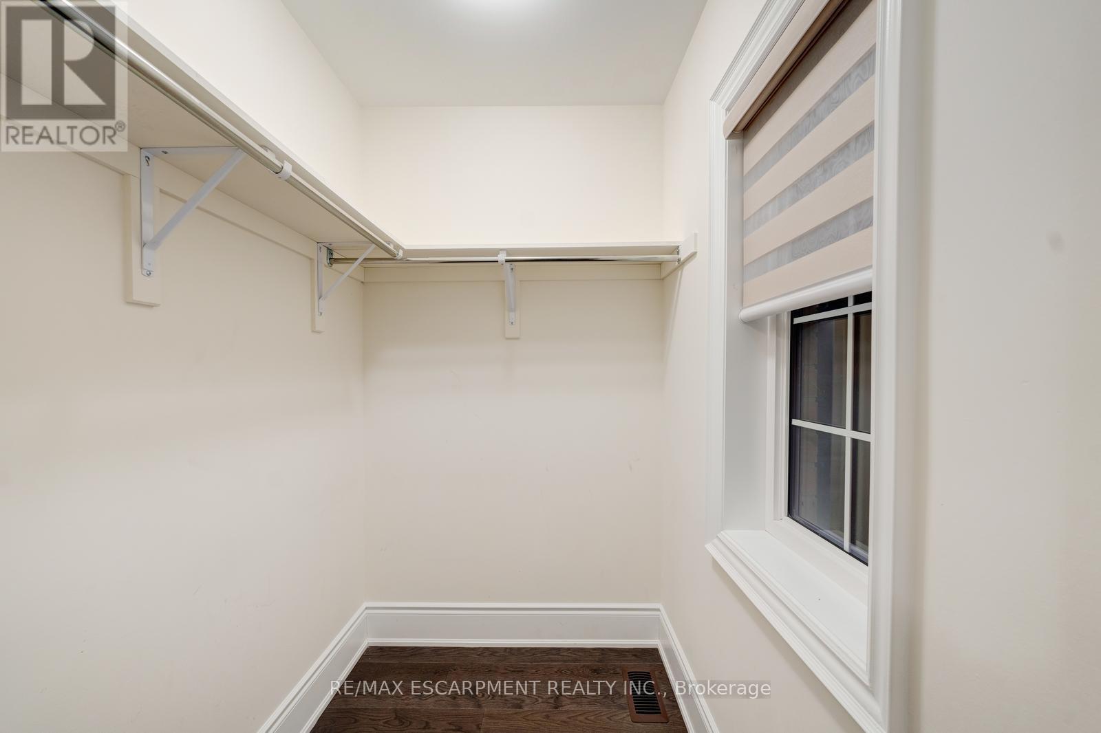 197 Thompson Drive, East Gwillimbury, ON - Indoor With Storage