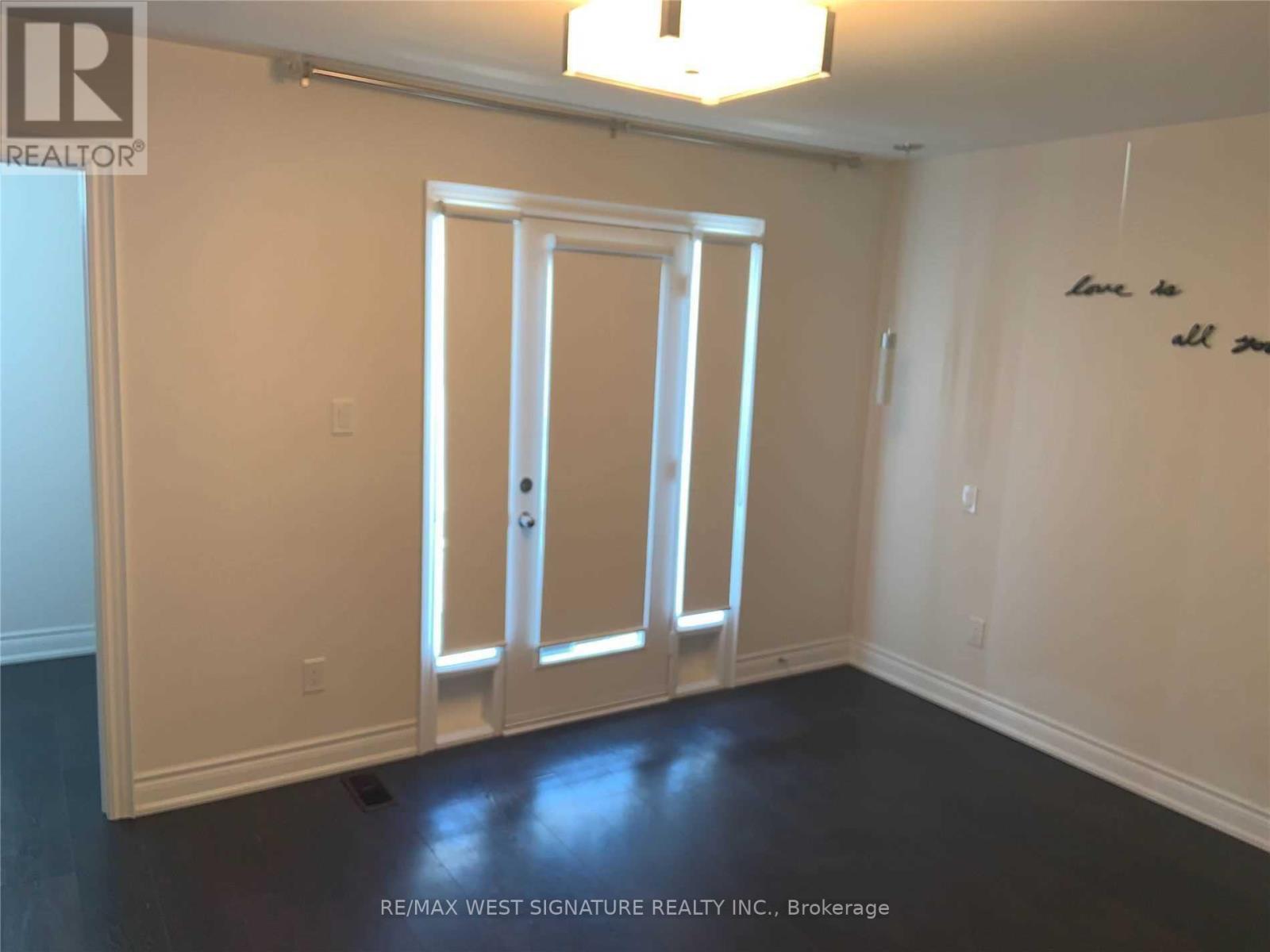 31 Caliber Court, King, ON - Indoor Photo Showing Other Room