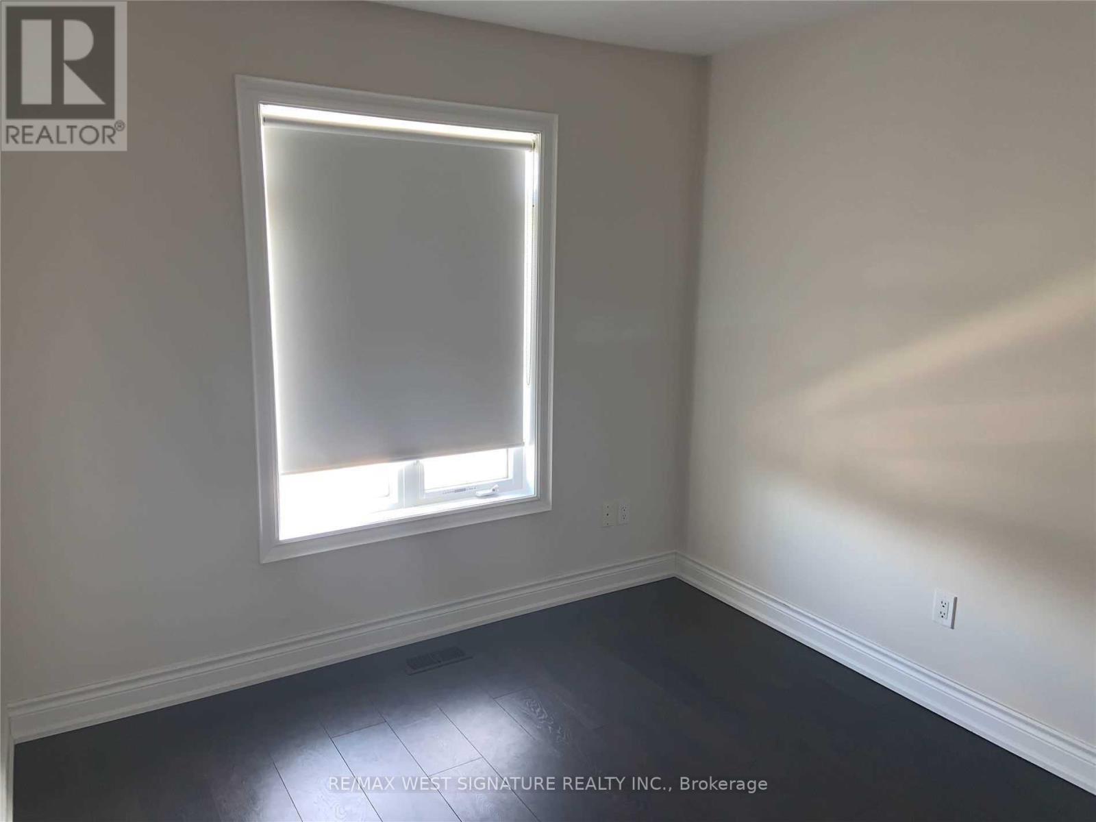 31 Caliber Court, King, ON - Indoor Photo Showing Other Room