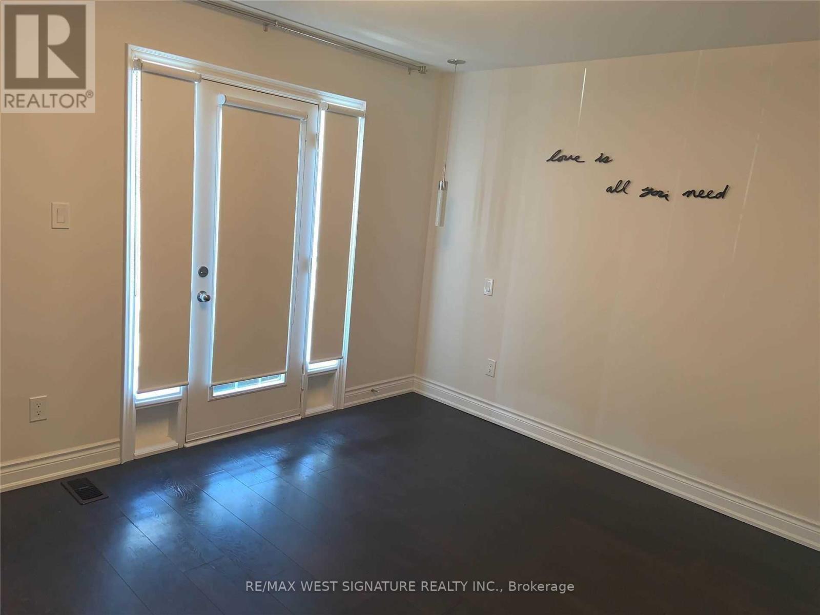 31 Caliber Court, King, ON - Indoor Photo Showing Other Room