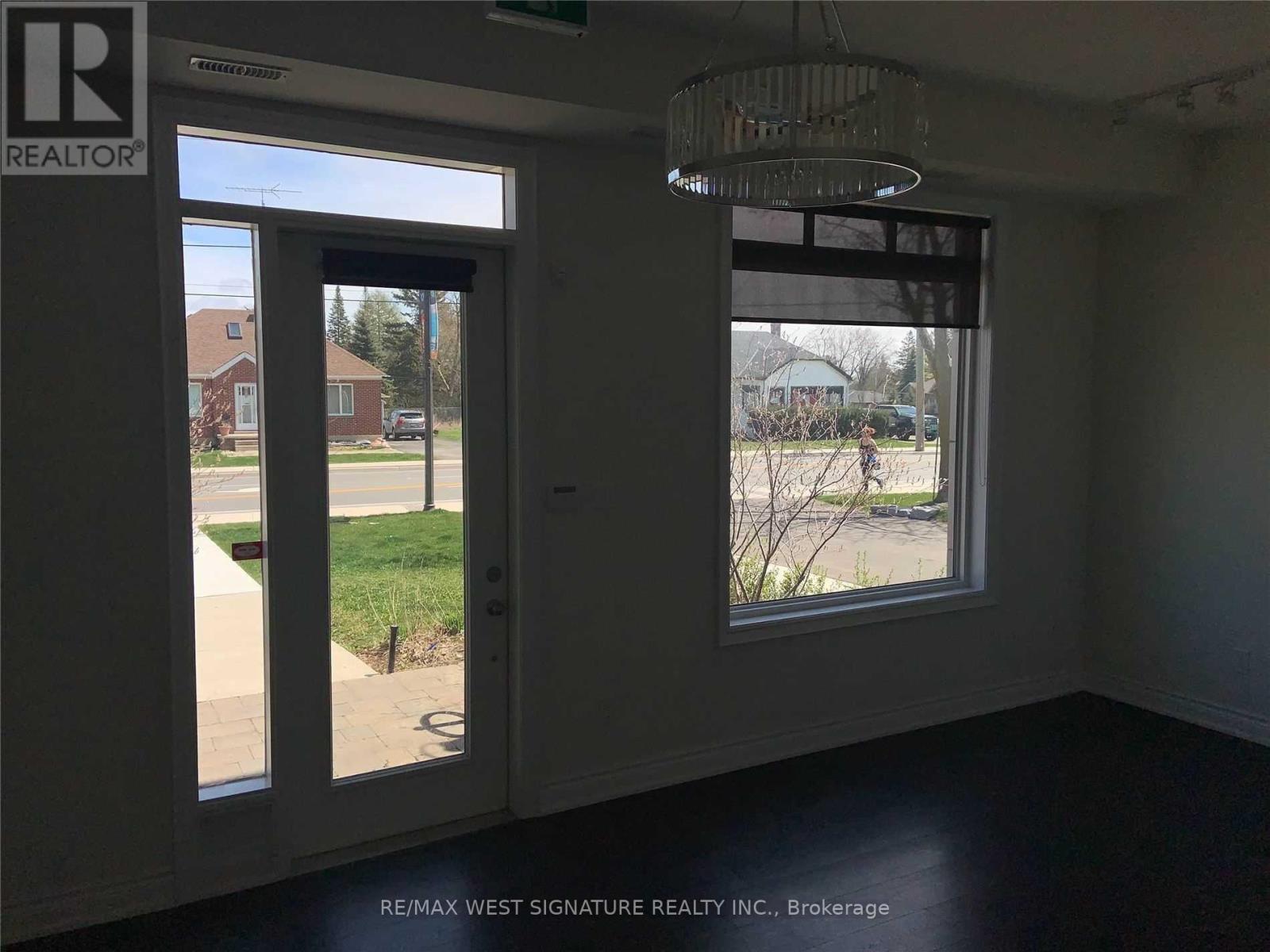 31 Caliber Court, King, ON - Indoor Photo Showing Other Room