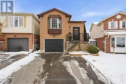 815 ATTERSLEY DRIVE Oshawa (Pinecrest), ON L1K 1T4