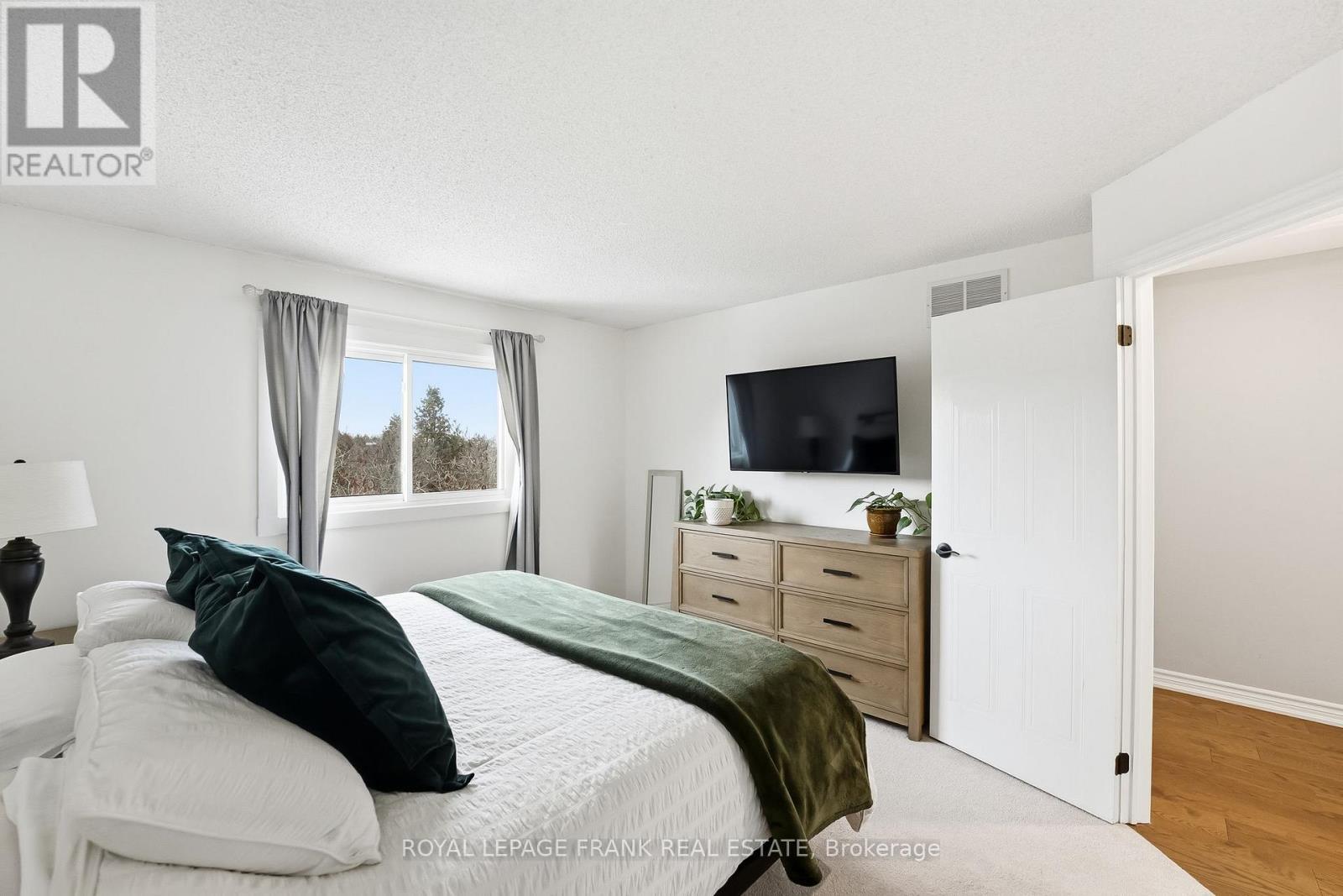 Primary Bedroom - 815 Attersley Drive, Oshawa (Pinecrest), ON - Indoor Photo Showing Bedroom