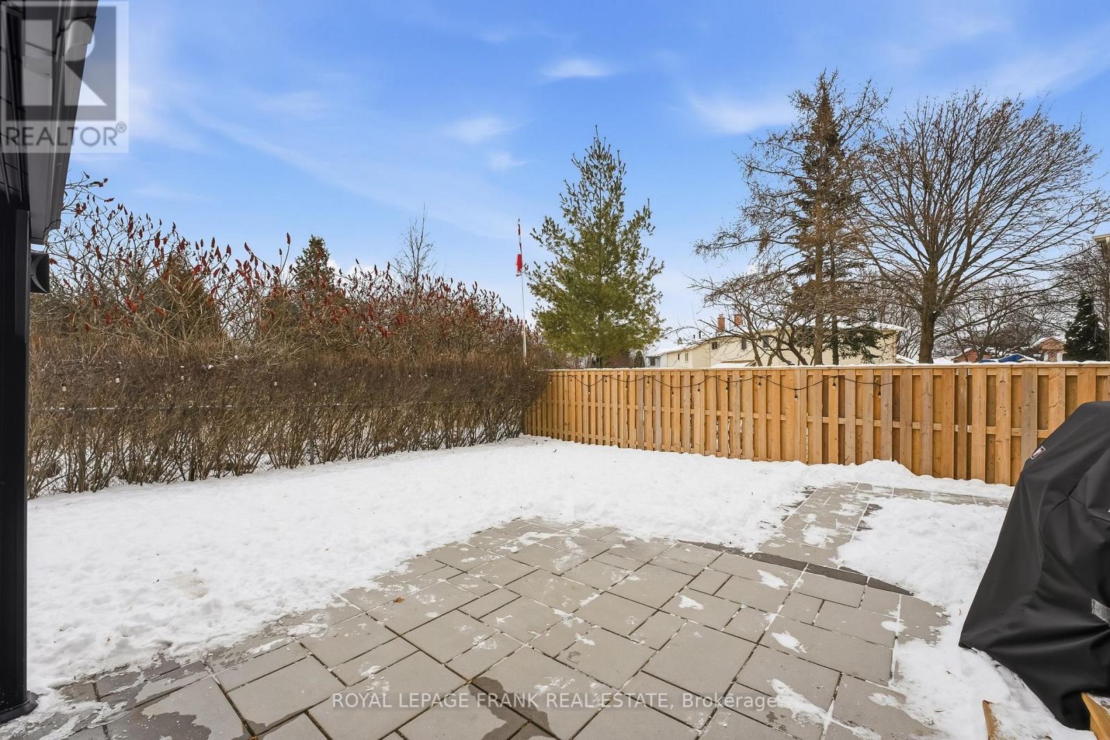 Yard and Patio - 815 Attersley Drive, Oshawa (Pinecrest), ON - Outdoor