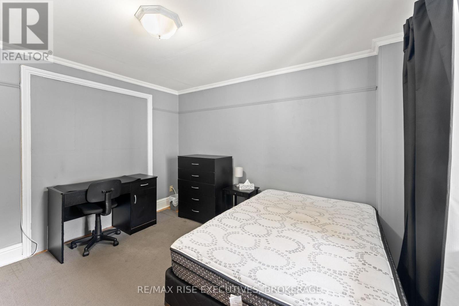 135 Nelson Street, Kingston (Central City East), ON - Indoor Photo Showing Bedroom