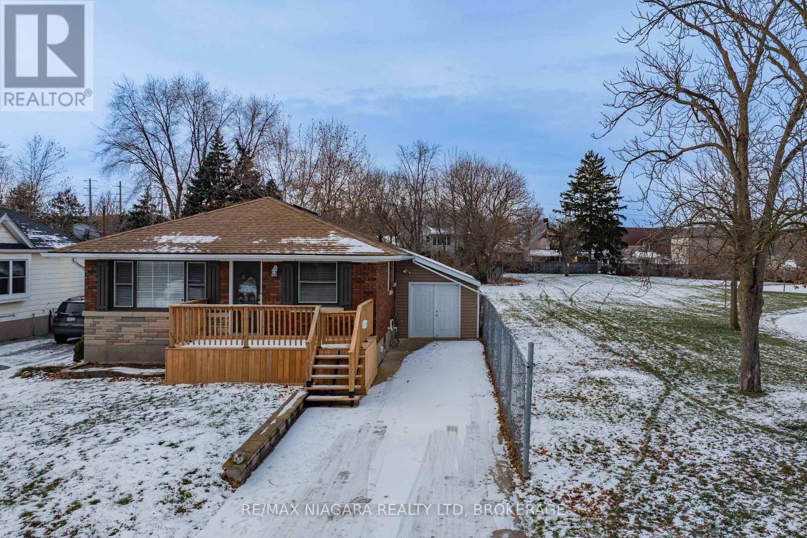 5 St Peter Street, St. Catharines (Burleigh Hill), ON - Outdoor With Deck Patio Veranda