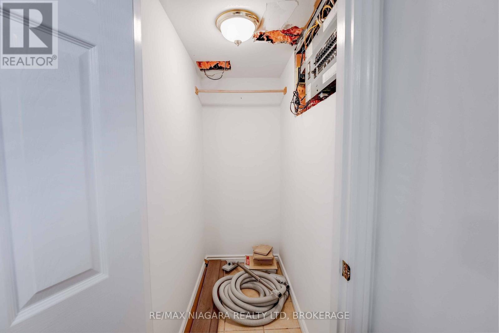 5 St Peter Street, St. Catharines (Burleigh Hill), ON - Indoor Photo Showing Other Room