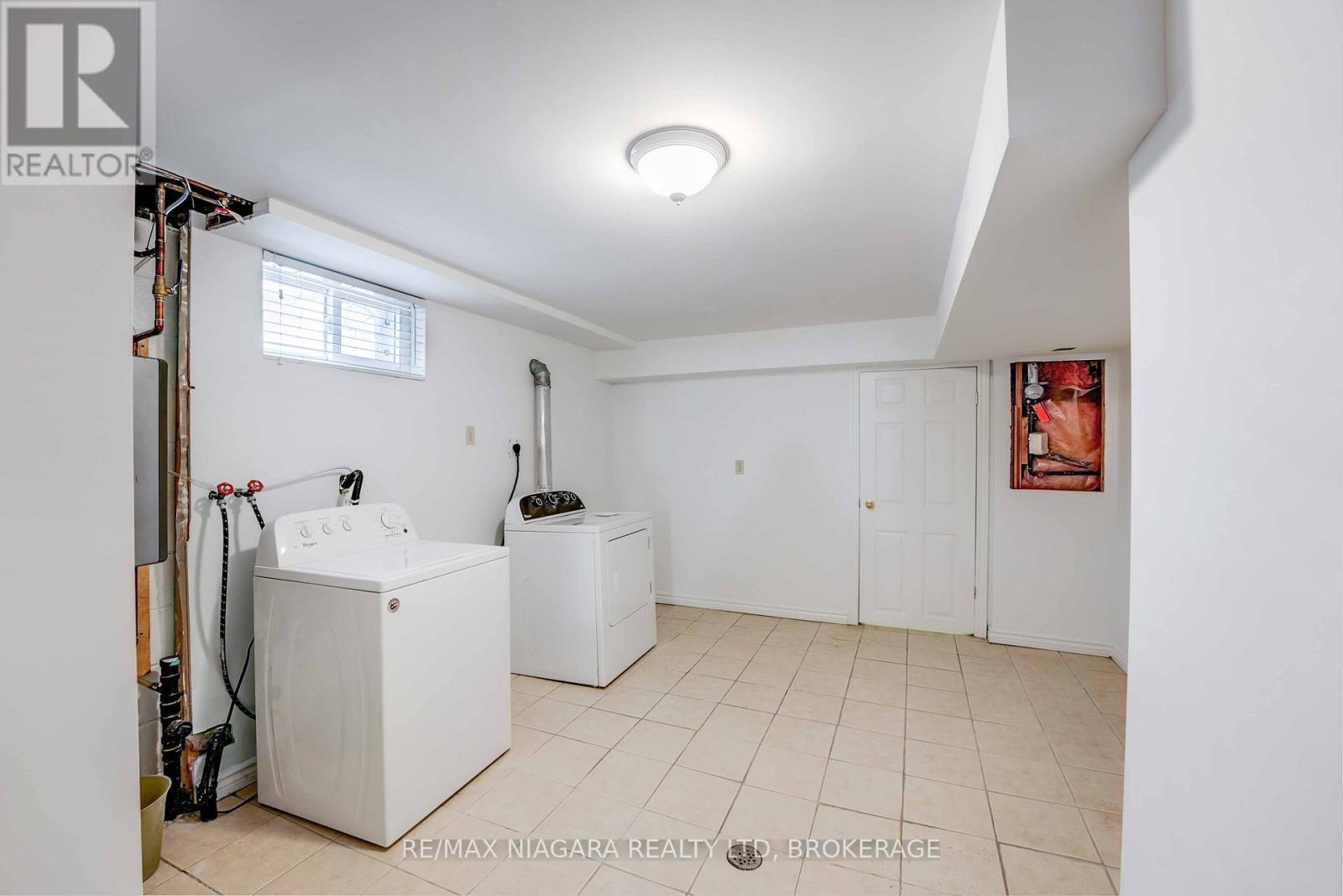 5 St Peter Street, St. Catharines (Burleigh Hill), ON - Indoor Photo Showing Laundry Room