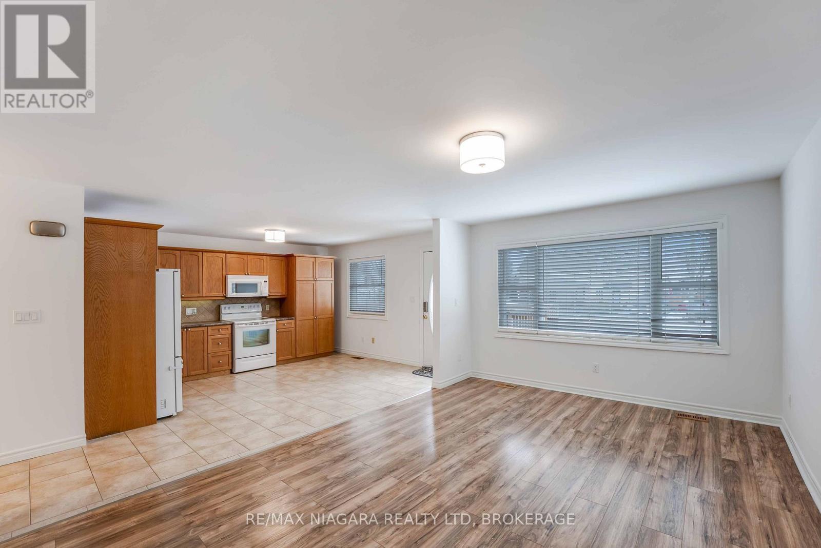 5 St Peter Street, St. Catharines (Burleigh Hill), ON - Indoor