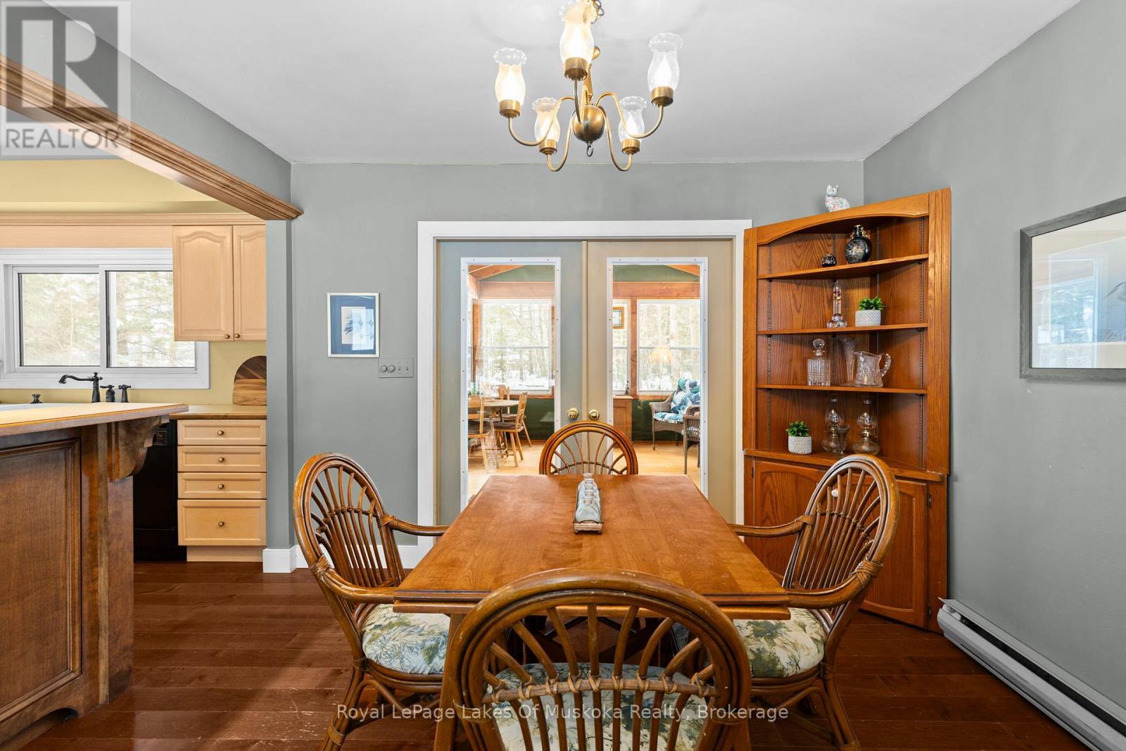 5 Brobst Forest Crescent, Bracebridge (Monck (Bracebridge)), ON - Indoor Photo Showing Dining Room