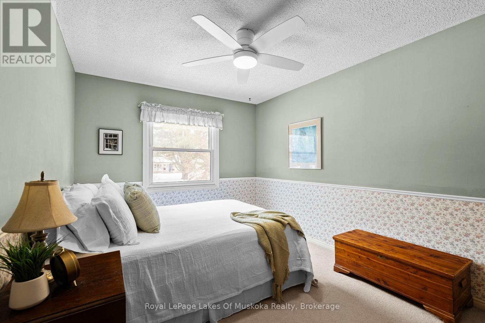 Bedroom #1 - 5 Brobst Forest Crescent, Bracebridge (Monck (Bracebridge)), ON - Indoor Photo Showing Bedroom