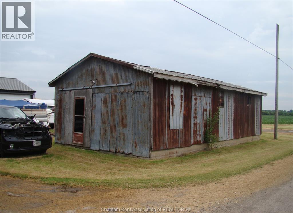 7914 Haggerty Road, Dawn-Euphemia, ON - Outdoor With Exterior