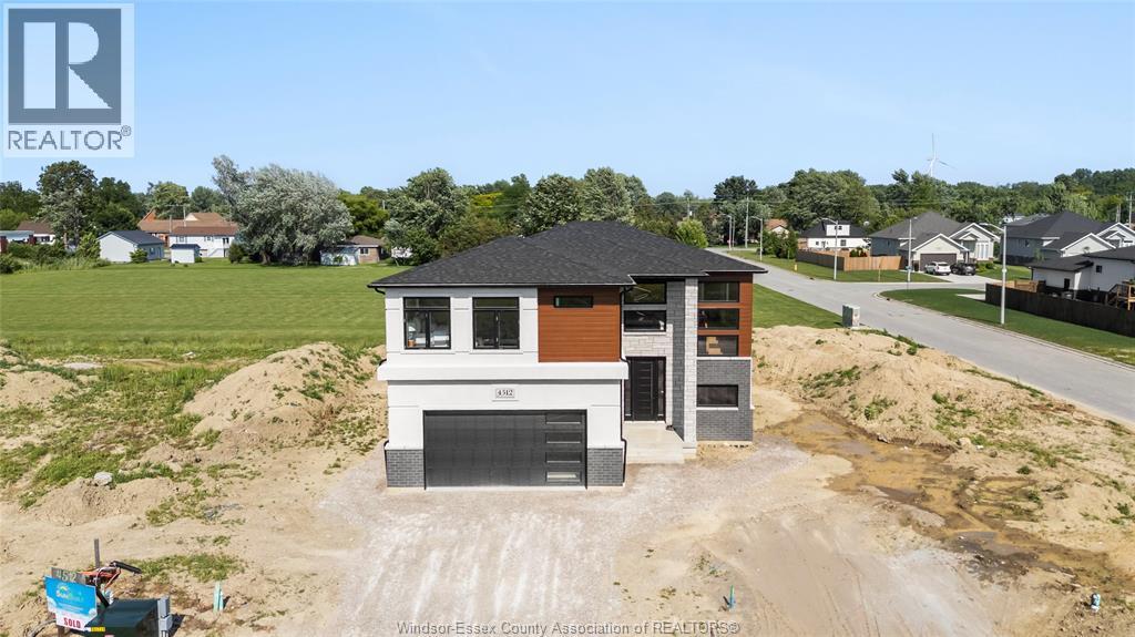 2572 Mayfair, Lasalle, ON - Outdoor